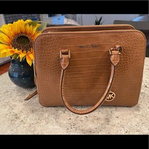 MK chestnut crocodile embossed tote🐊🤎